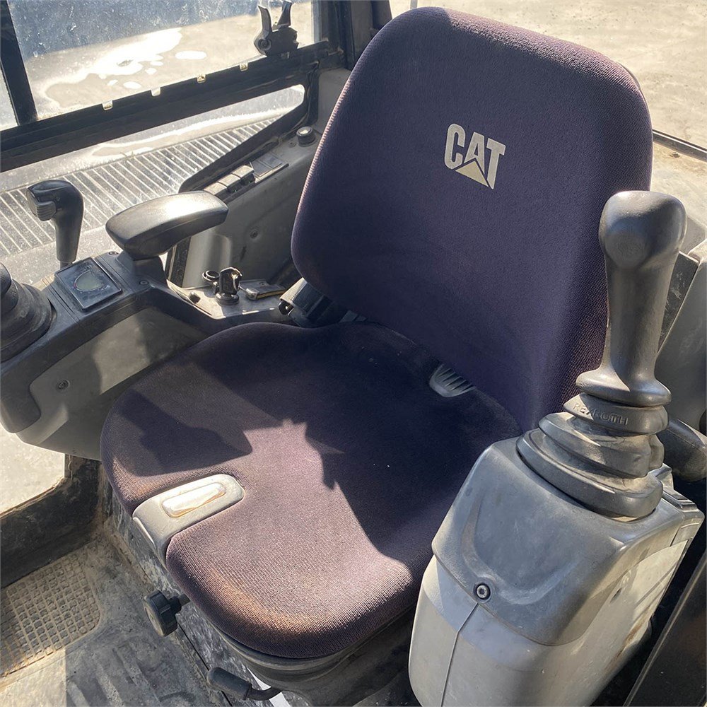 Caterpillar 302.2D 5 caterpillar 302.2d – 2t2 – 5 415 h – 2013