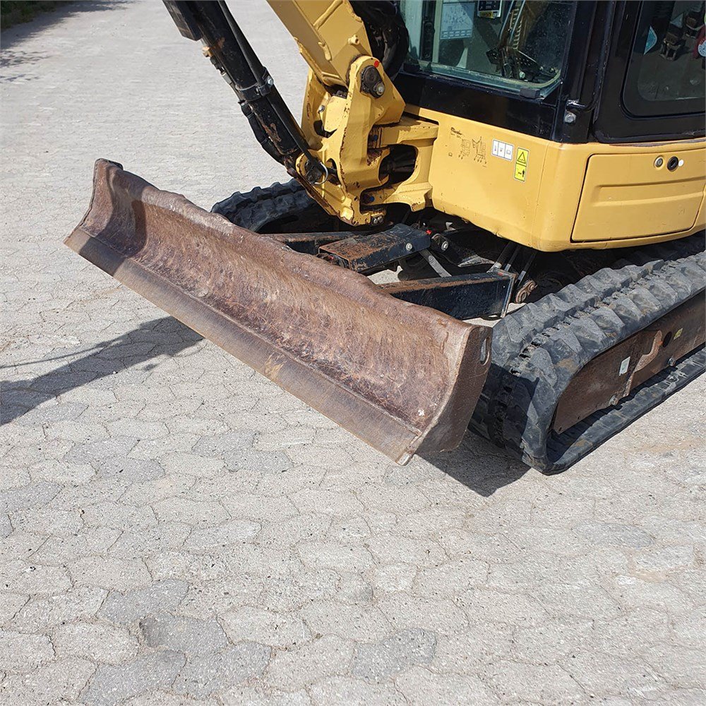 Caterpillar 303.5 E CR 9 caterpillar 303.5 e cr 3t5 4 650 h 2012