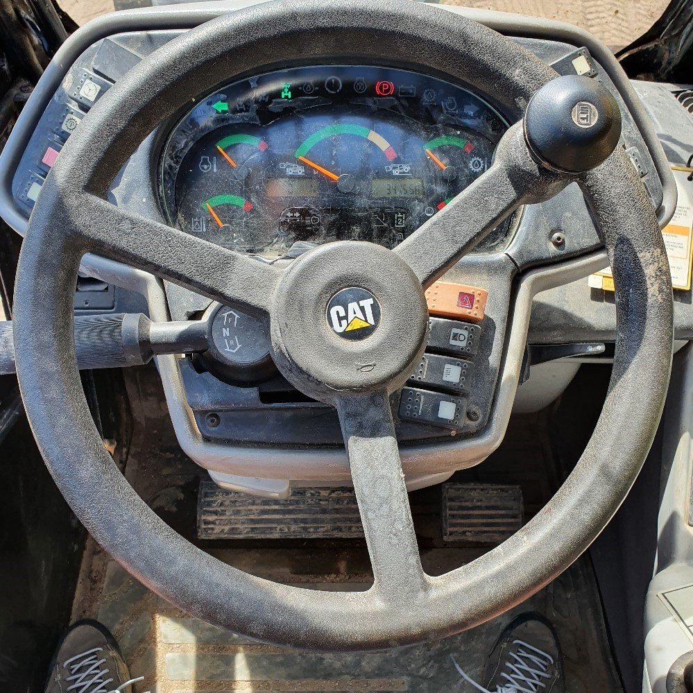 Caterpillar TH350B 4 caterpillar th350b – 11 m – 3 450 h – 2004