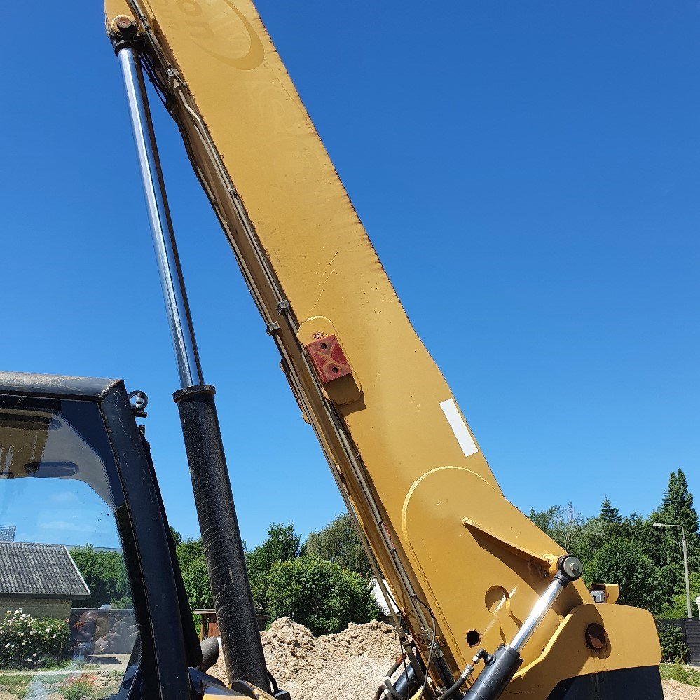 Caterpillar TH350B 9 caterpillar th350b – 11 m – 3 450 h – 2004