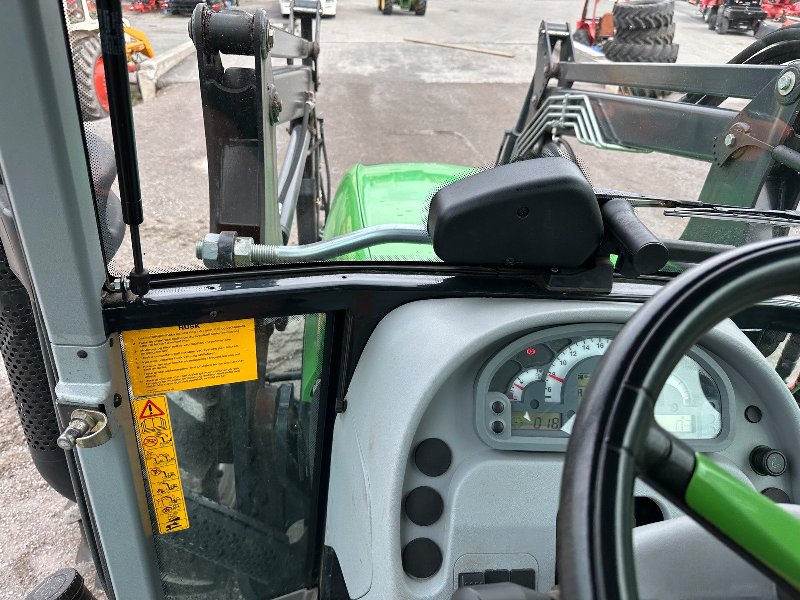 Deutz-Fahr AGROPLUS 410 DT 3 deutz fahr agroplus 410 dt 95 ch 1 698 h 2013