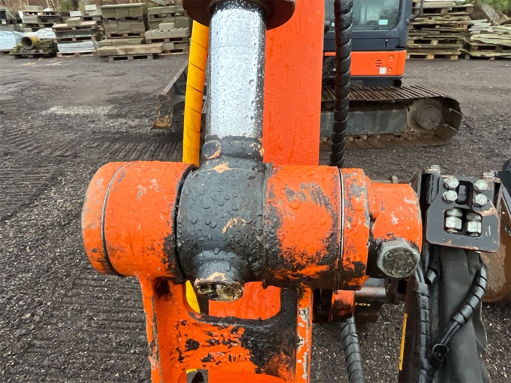 Hitachi 30 hitachi zaxis 48u 3 clt – 4t8 – 3 382 h – 2012