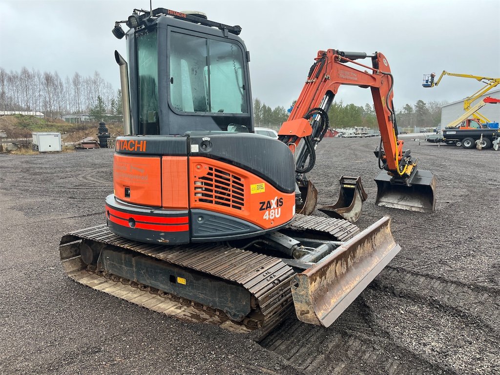 Hitachi 4 hitachi zaxis 48u 3 clt – 4t8 – 3 382 h – 2012