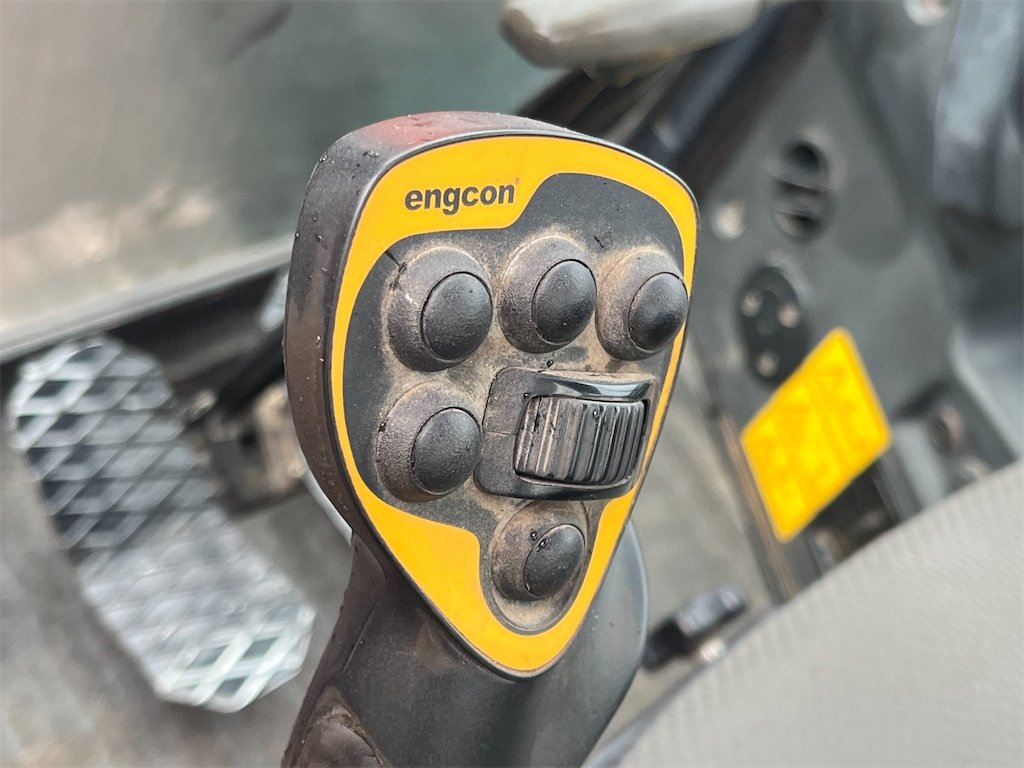 Hitachi 53 hitachi zaxis 48u 3 clt – 4t8 – 3 382 h – 2012