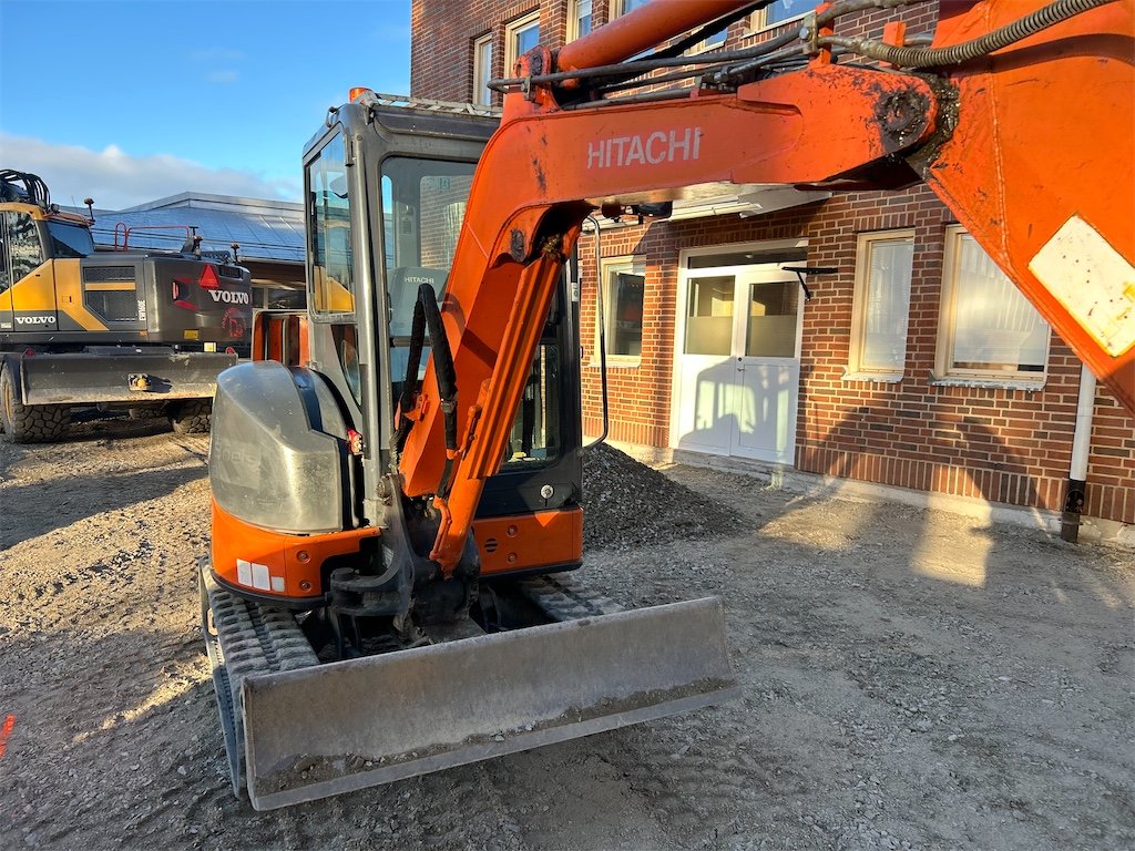 Hitachi ZX30U-2 1 hitachi zx30u 2 – 3t2 – 2 778 h – 2009