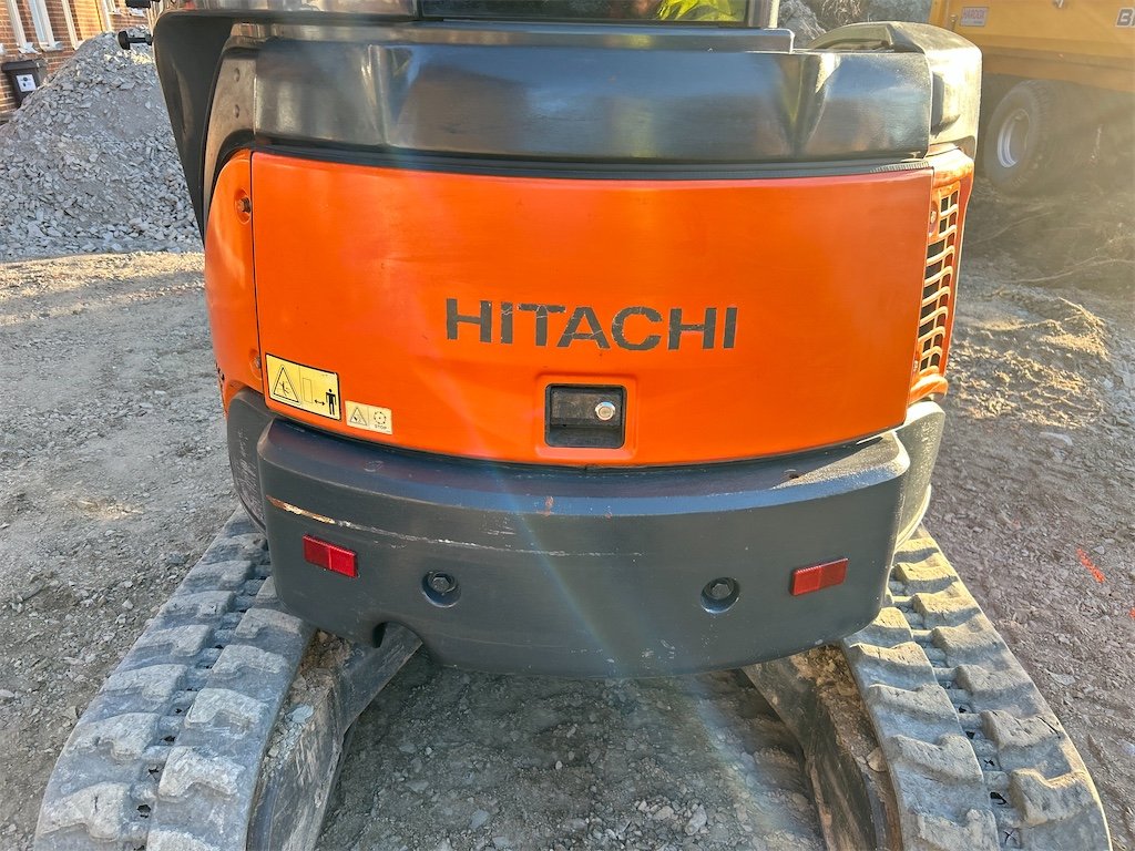 Hitachi ZX30U-2 10 hitachi zx30u 2 – 3t2 – 2 778 h – 2009