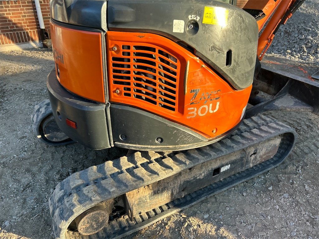 Hitachi ZX30U-2 11 hitachi zx30u 2 – 3t2 – 2 778 h – 2009