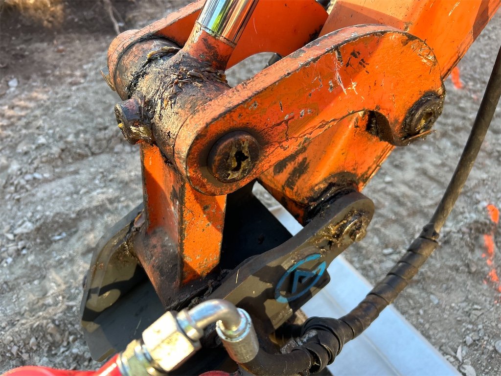 Hitachi ZX30U-2 17 hitachi zx30u 2 – 3t2 – 2 778 h – 2009