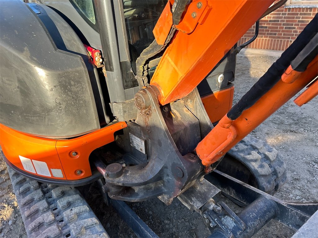 Hitachi ZX30U-2 19 hitachi zx30u 2 – 3t2 – 2 778 h – 2009