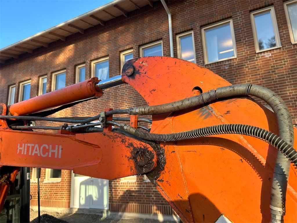 Hitachi ZX30U-2 21 hitachi zx30u 2 – 3t2 – 2 778 h – 2009