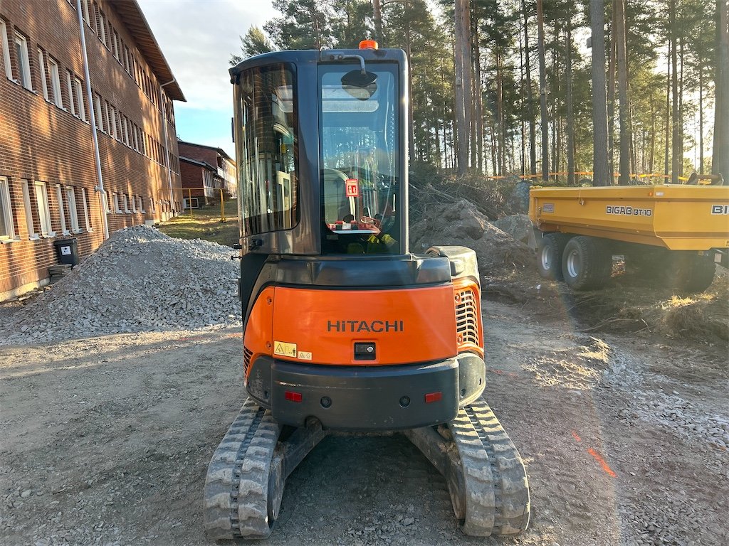 Hitachi ZX30U-2 5 hitachi zx30u 2 – 3t2 – 2 778 h – 2009