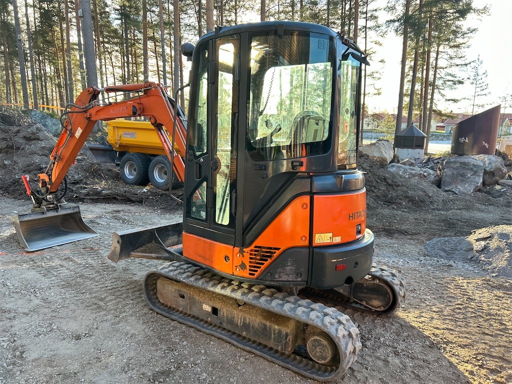 Hitachi ZX30U-2 7 hitachi zx30u 2 – 3t2 – 2 778 h – 2009