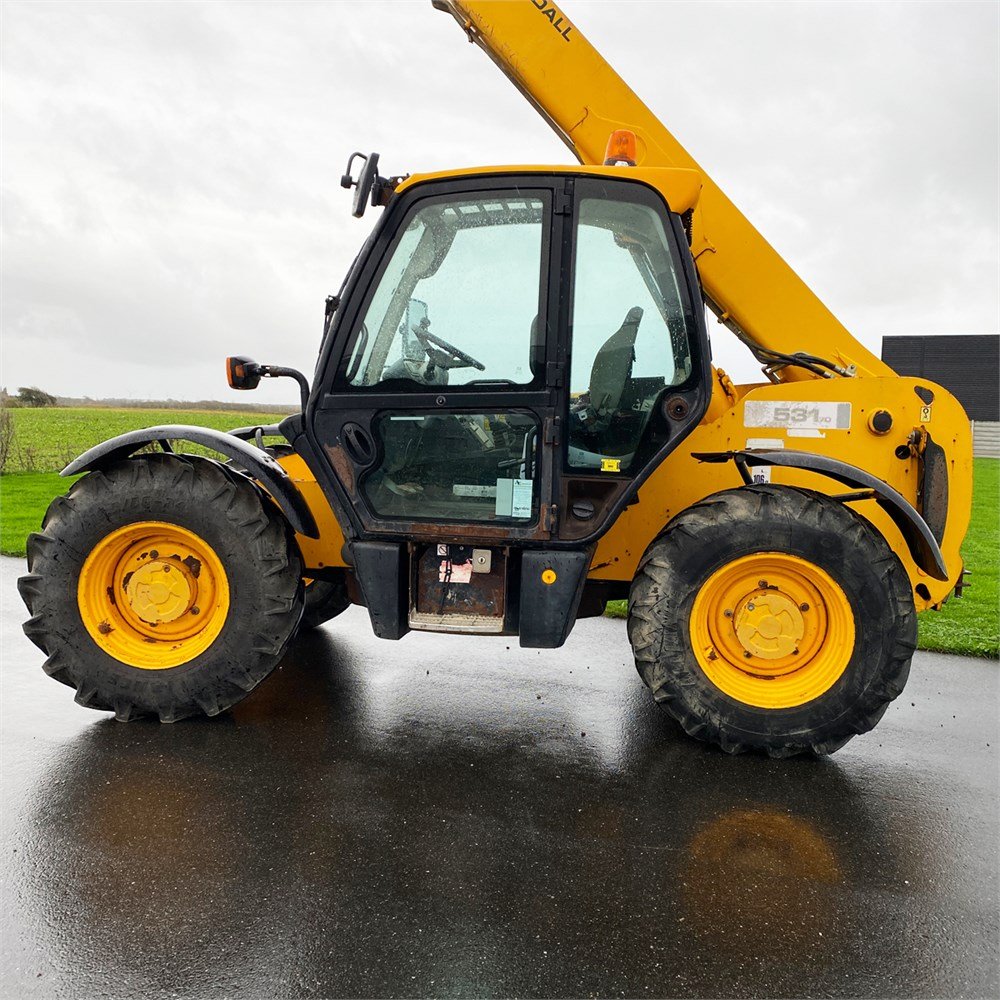 JCB 531-70 2 jcb 531 70 – 7 m – 5 000 h – 2006