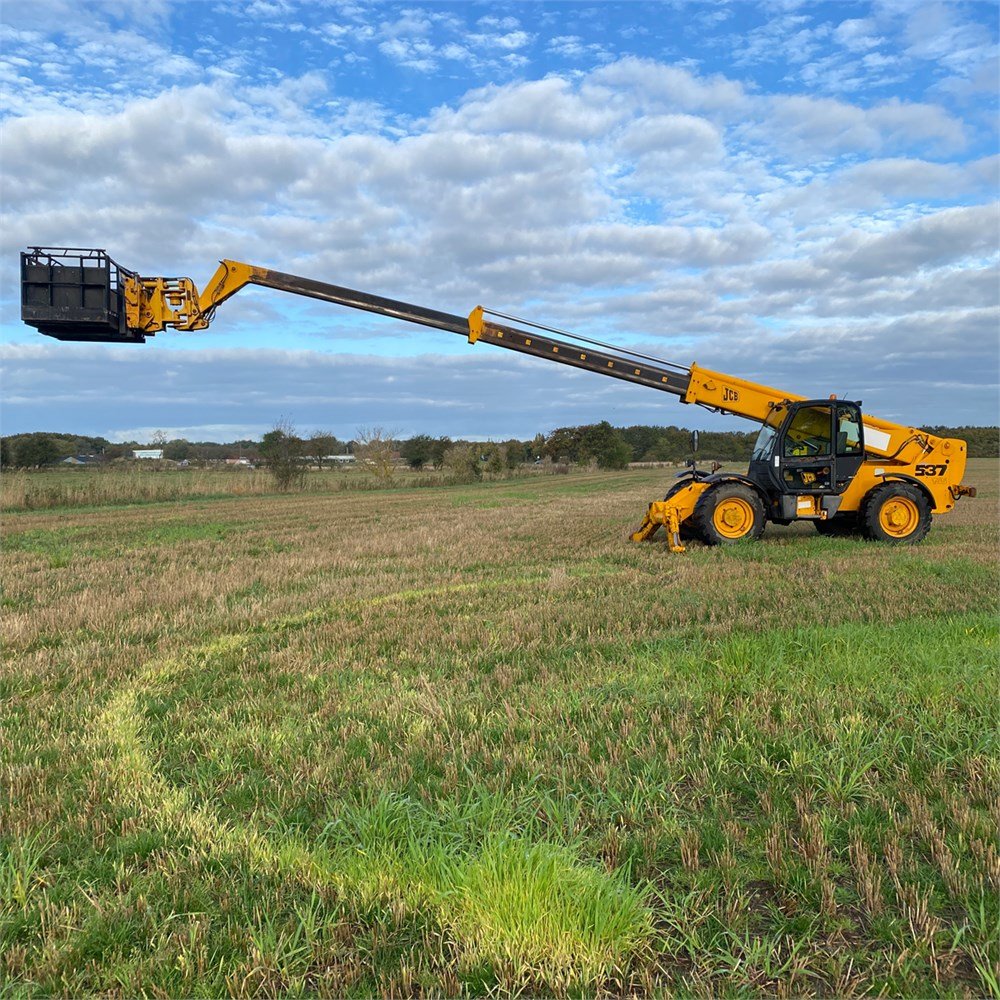JCB 537-135 4 jcb 537 135 – 13,5 m – 4 500 h – 2001