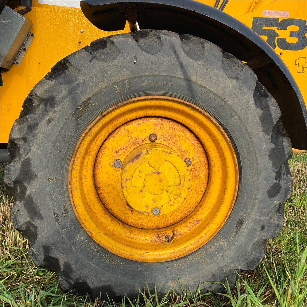 JCB 537-135 8 jcb 537 135 – 13,5 m – 4 500 h – 2001