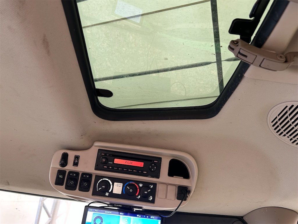 JOHN DEERE 6125R 8 john deere 6125r – 145 ch – 2013 – 5 398 h – chargeur trima +5.1p