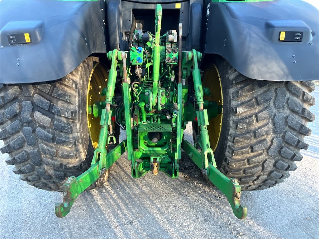 JOHN DEERE 6190R L001 8 john deere 6190r l001 220 ch 2014 7 029 h