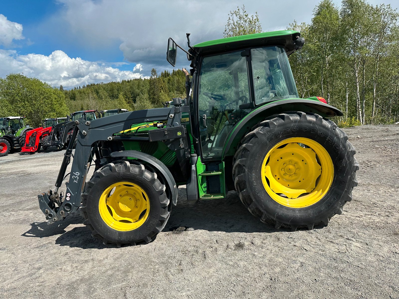 John Deere 5090R 1 john deere 5090r – 98 ch – 3 985 h – 2009