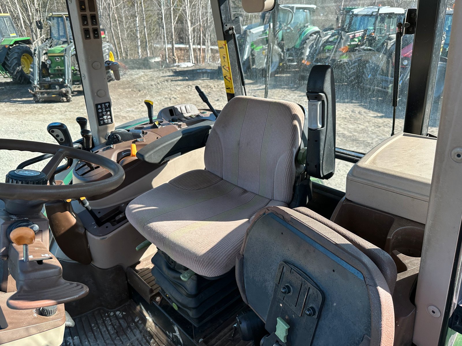 John Deere 5820 3 john deere 5820 88 ch 5 384 h 2005