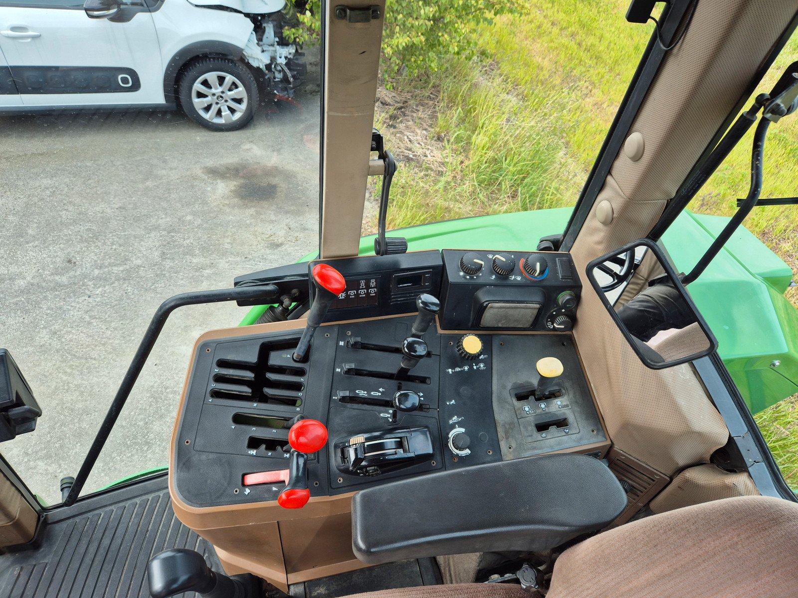 John Deere 6200 6 john deere 6200 – 85 ch – 7 024 h – 1993