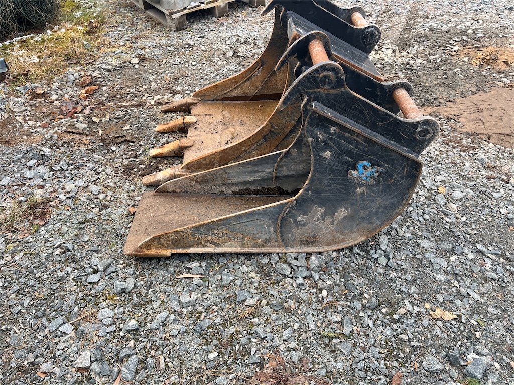 KOMATSU PC55MR-3 54 komatsu pc55mr 3 – 5t4 – 4 244 h – 2014