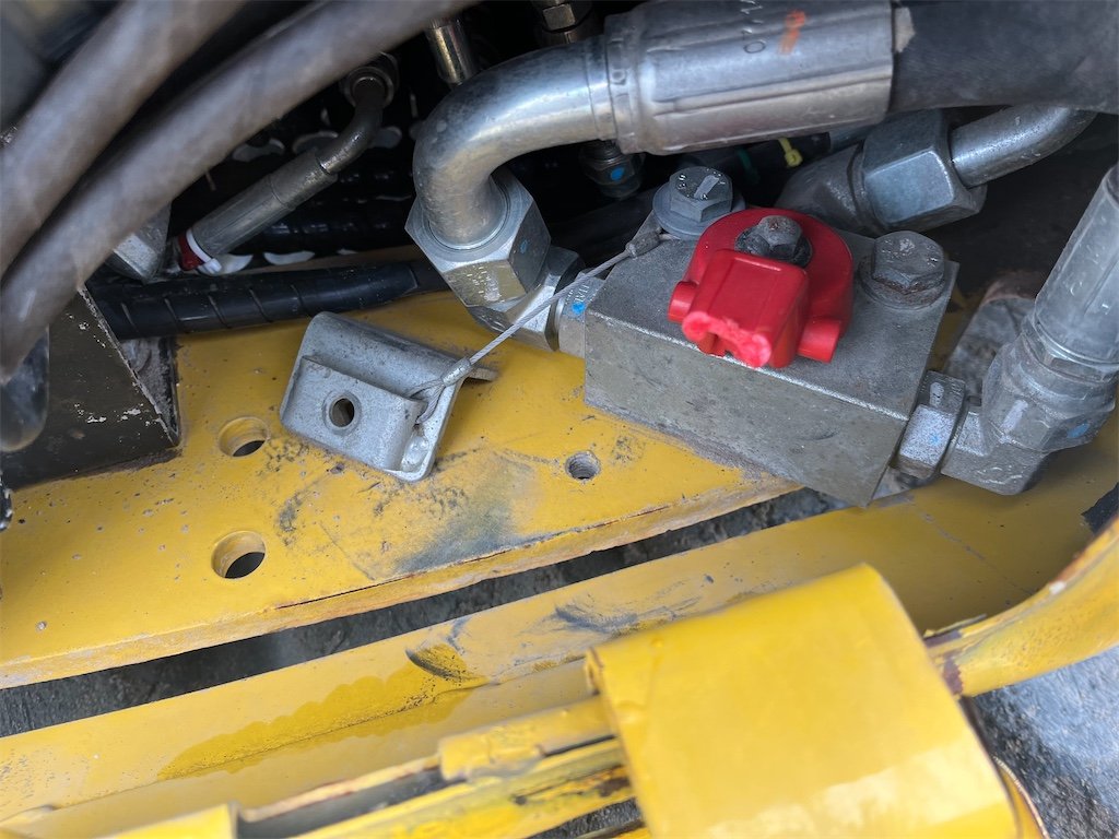 KOMATSU PC55MR-3 68 komatsu pc55mr 3 – 5t4 – 4 244 h – 2014