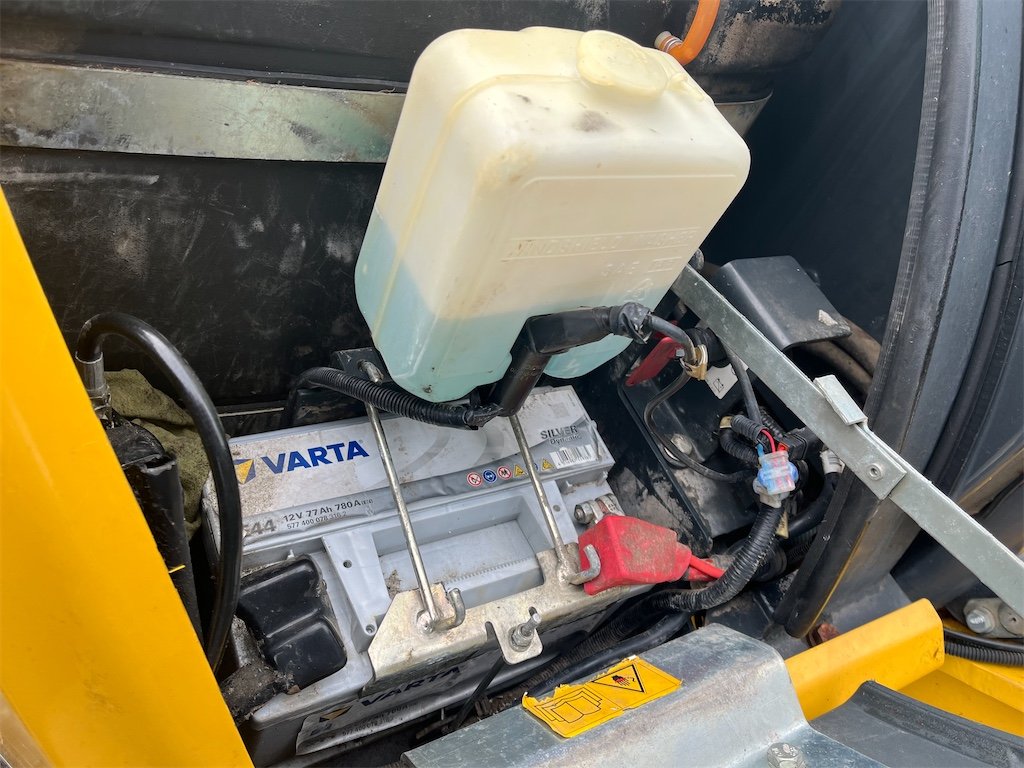 KOMATSU PC55MR-3 69 komatsu pc55mr 3 – 5t4 – 4 244 h – 2014