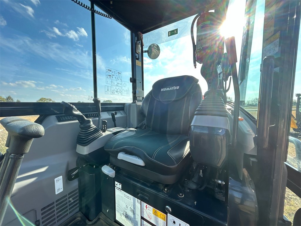 Komatsu PC26MR-5 4 komatsu pc26mr 5 – 2t7 – 739,7 h – 2022