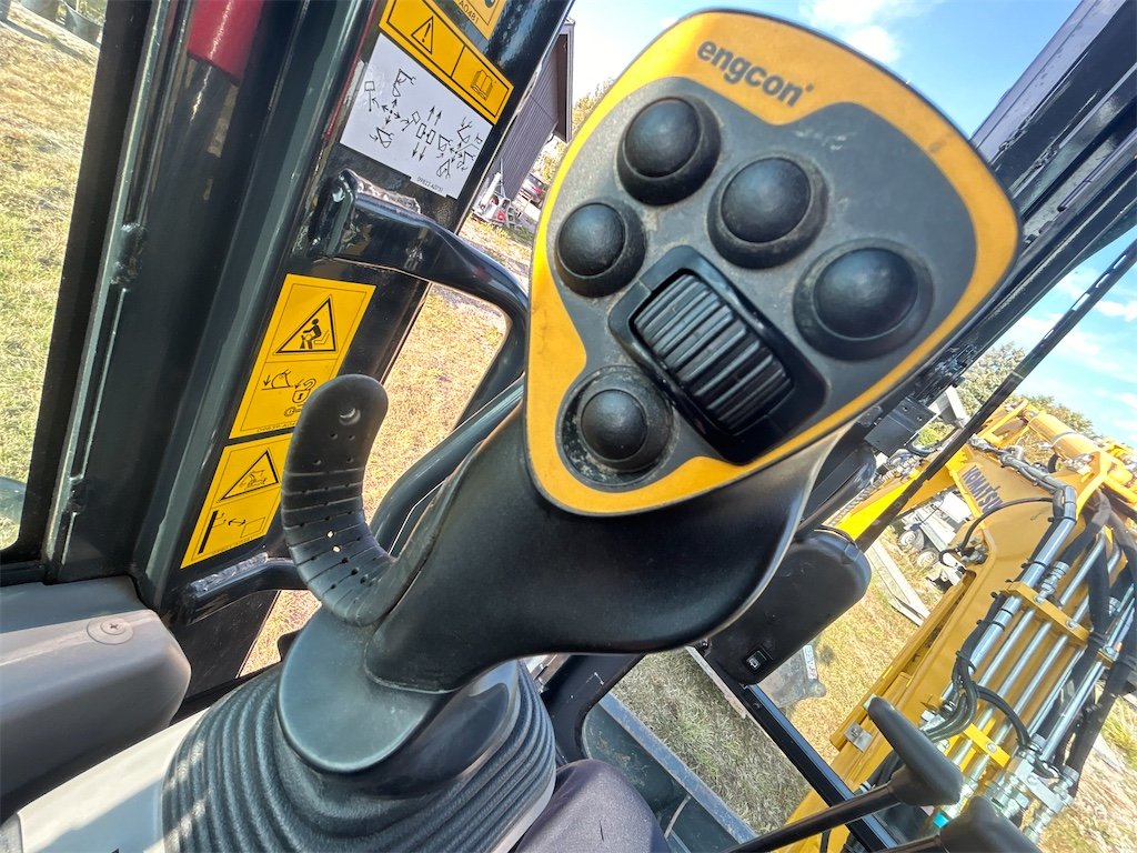 Komatsu PC26MR-5 6 komatsu pc26mr 5 – 2t7 – 739,7 h – 2022