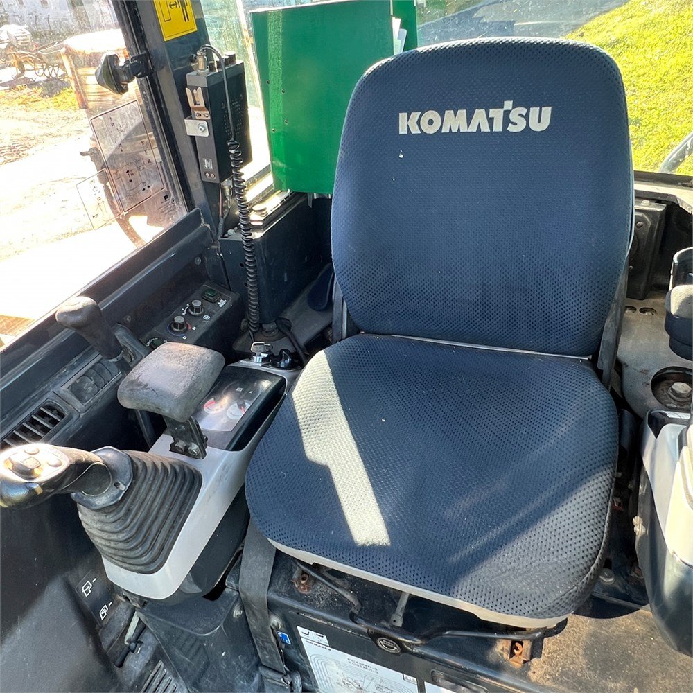 Komatsu PC55MR-3 4 komatsu pc55mr 3 – 5t3 – 4 625 h – 2012