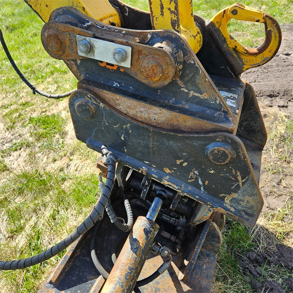 Komatsu PC55MR-3 8 komatsu pc55mr 3 – 5t5 – 4 810 h – 2011