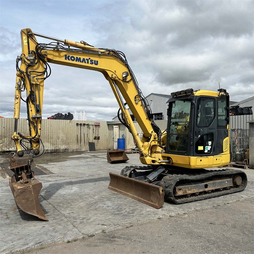 Komatsu PC88MR-8 1 komatsu pc88mr 8 8t8 5 250 h 2014