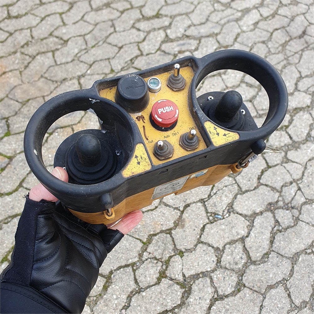 Komatsu WH 716 3 komatsu wh 716 – 16 m – 2 250 h – 2005