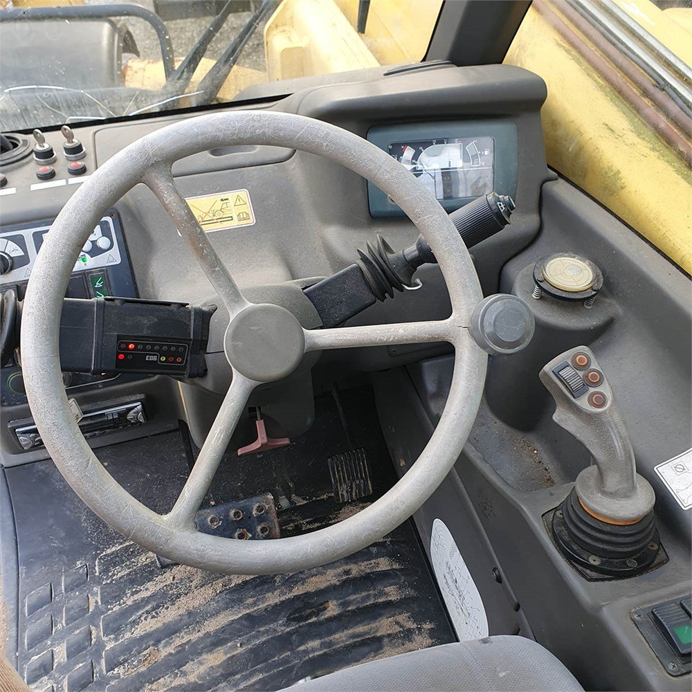 Komatsu WH 716 5 komatsu wh 716 – 16 m – 2 250 h – 2005