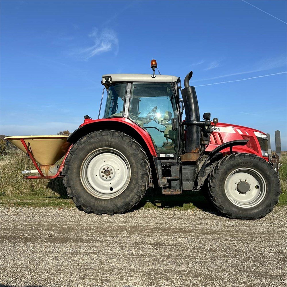 MASSEY FERGUSON 6615 DYNA 6 2 massey ferguson 6615 dyna 6 – 150 ch – 2014 – 5 390 h