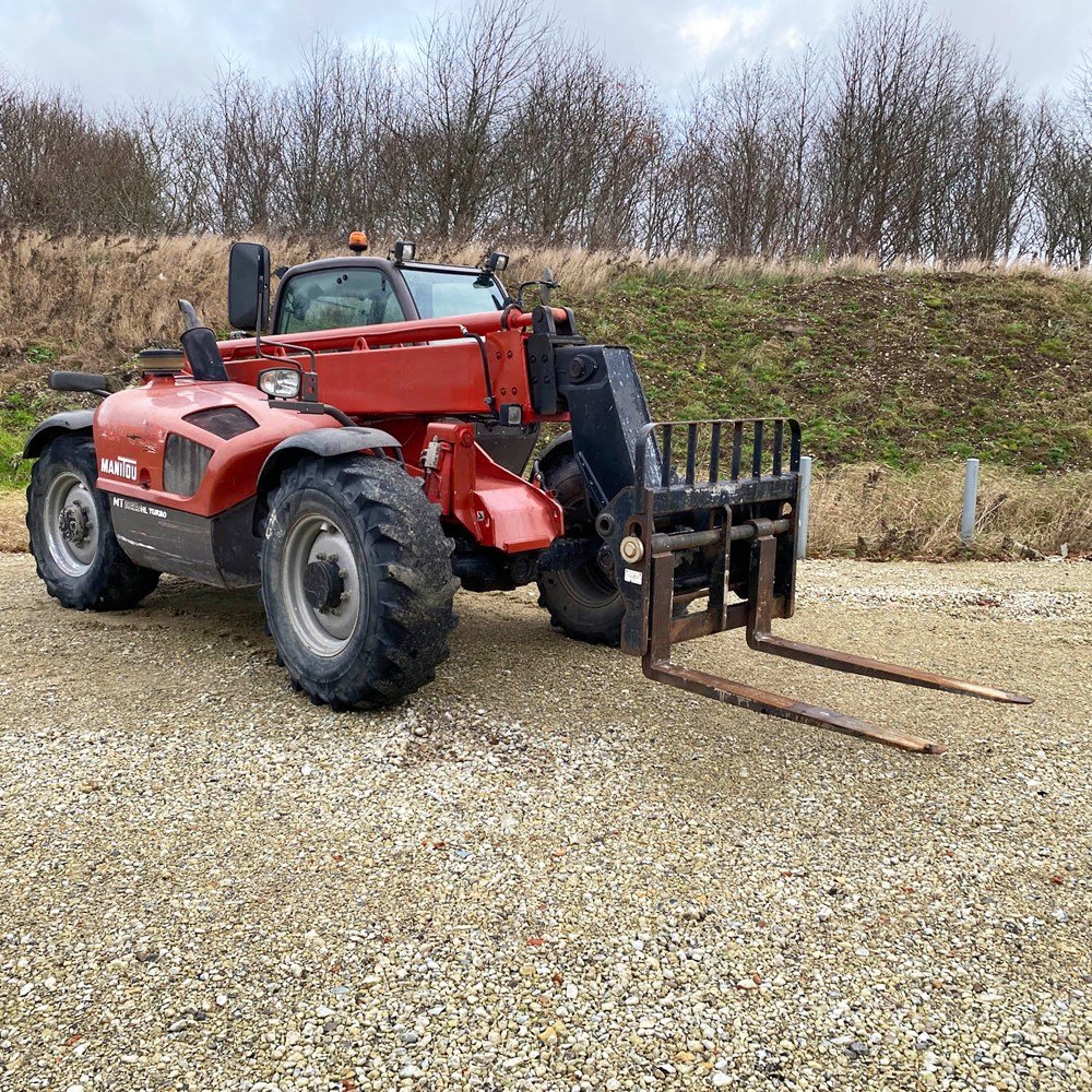 Manitou MT 1033 2 manitou mt 1033 – 10 m – 4 266 h – 2008