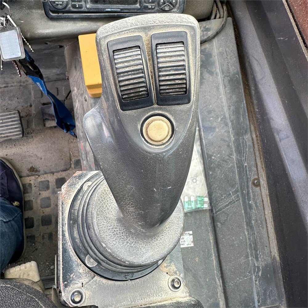 Manitou MT 1740 8 manitou mt 1740 – 17 m – 6 407 h – 2004