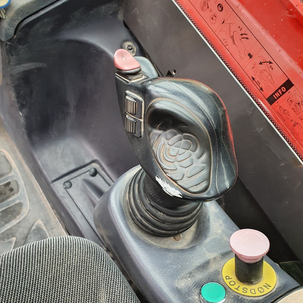 Manitou MT 1840 6 manitou mt 1840 – 18 m – 4 200 h – 2008 (télécommande + panier)