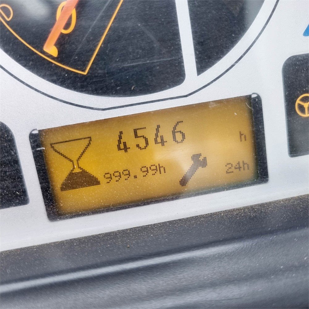 Manitou MT 1840 Privilège 5 manitou mt 1840 privilège – 18 m – 4 546 h – 2008