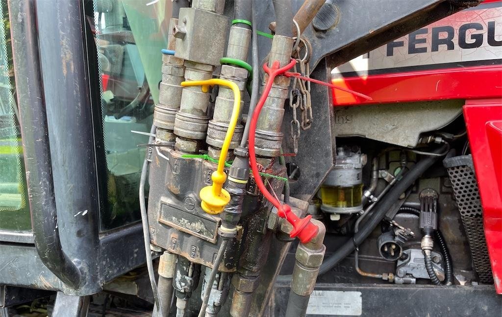 Massey Ferguson 6150 4WD 17 massey ferguson 6150 4wd – 97 ch – 6 437 h – 1998