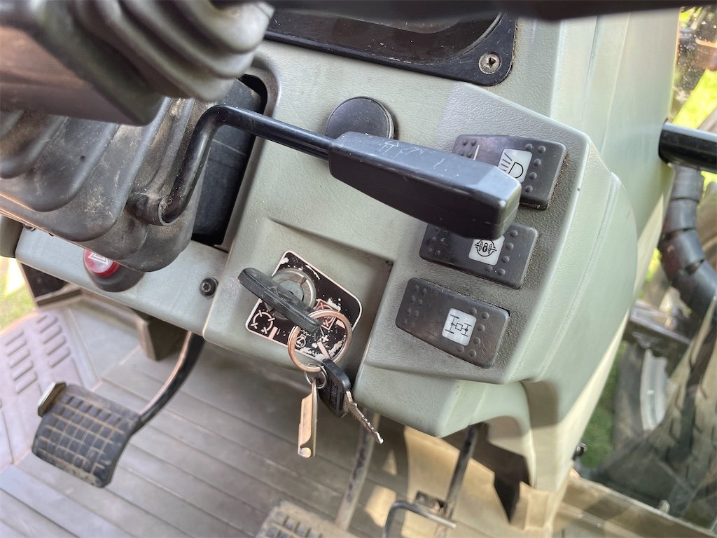 Massey Ferguson 6150 4WD 43 massey ferguson 6150 4wd – 97 ch – 6 437 h – 1998