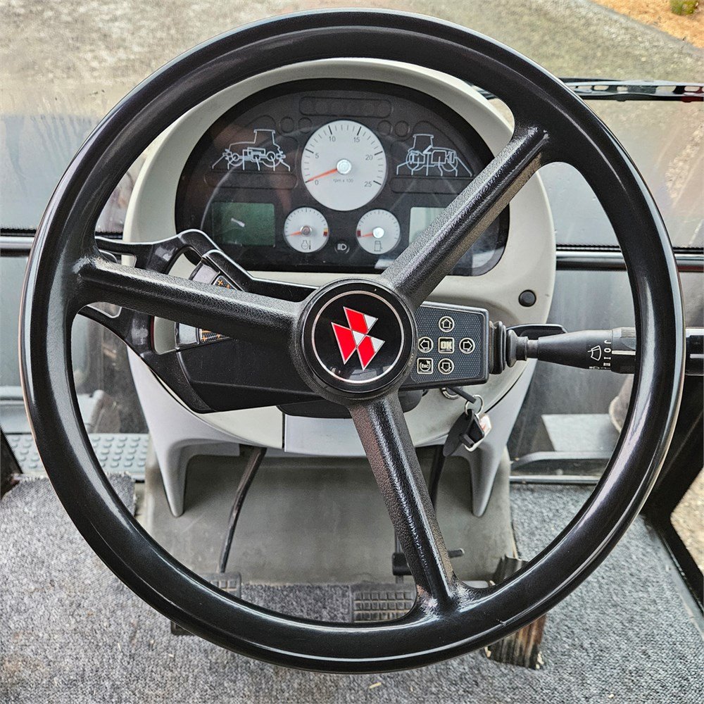 Massey Ferguson 6465 Dyna-6 8 massey ferguson 6465 dyna 6 – 120 ch – 8 053 h – 2006