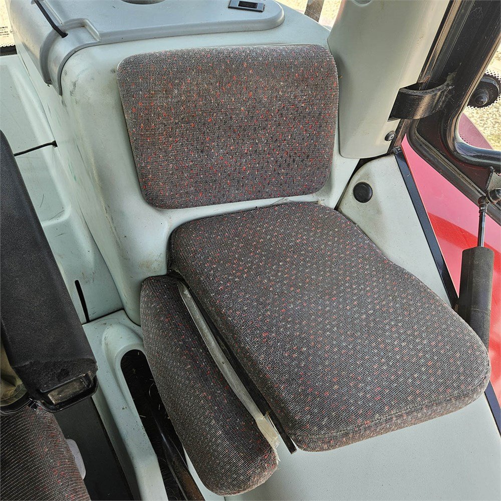 Massey Ferguson 6480 3 massey ferguson 6480 145 ch 8 574 h 2004