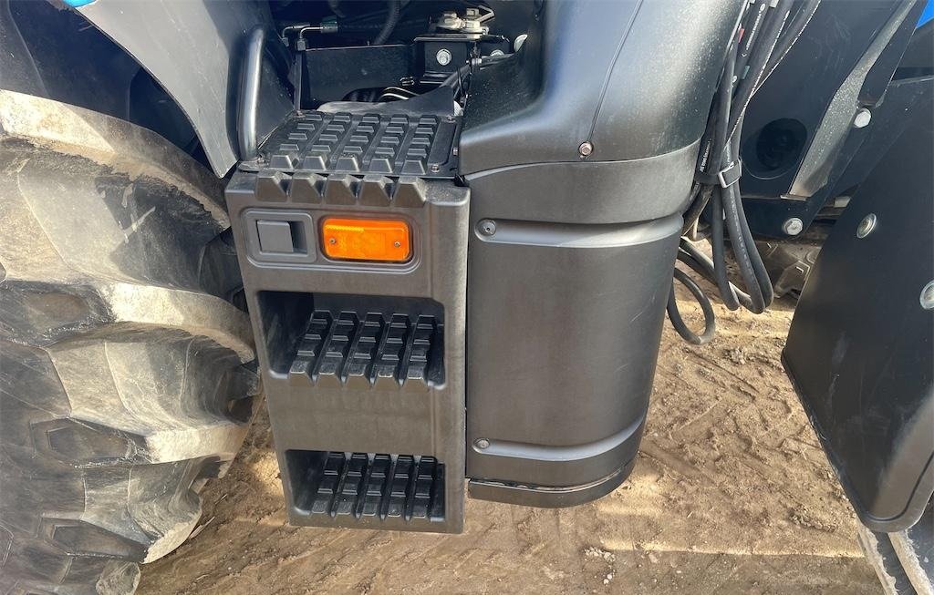 NEW HOLLAND 38 new holland t6.175 175 ch 2019 1 761 h