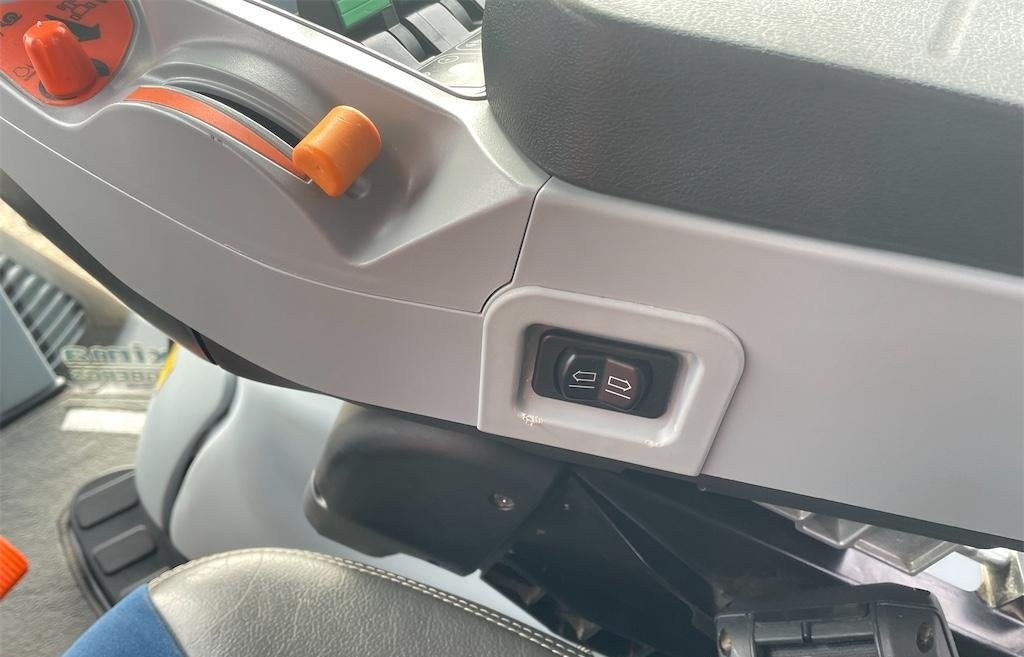 NEW HOLLAND 8 new holland t6.175 175 ch 2019 1 761 h