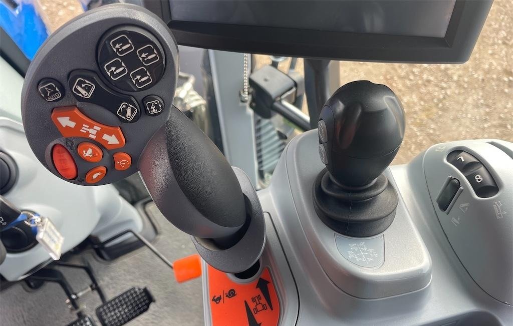 NEW HOLLAND 9 new holland t6.175 175 ch 2019 1 761 h