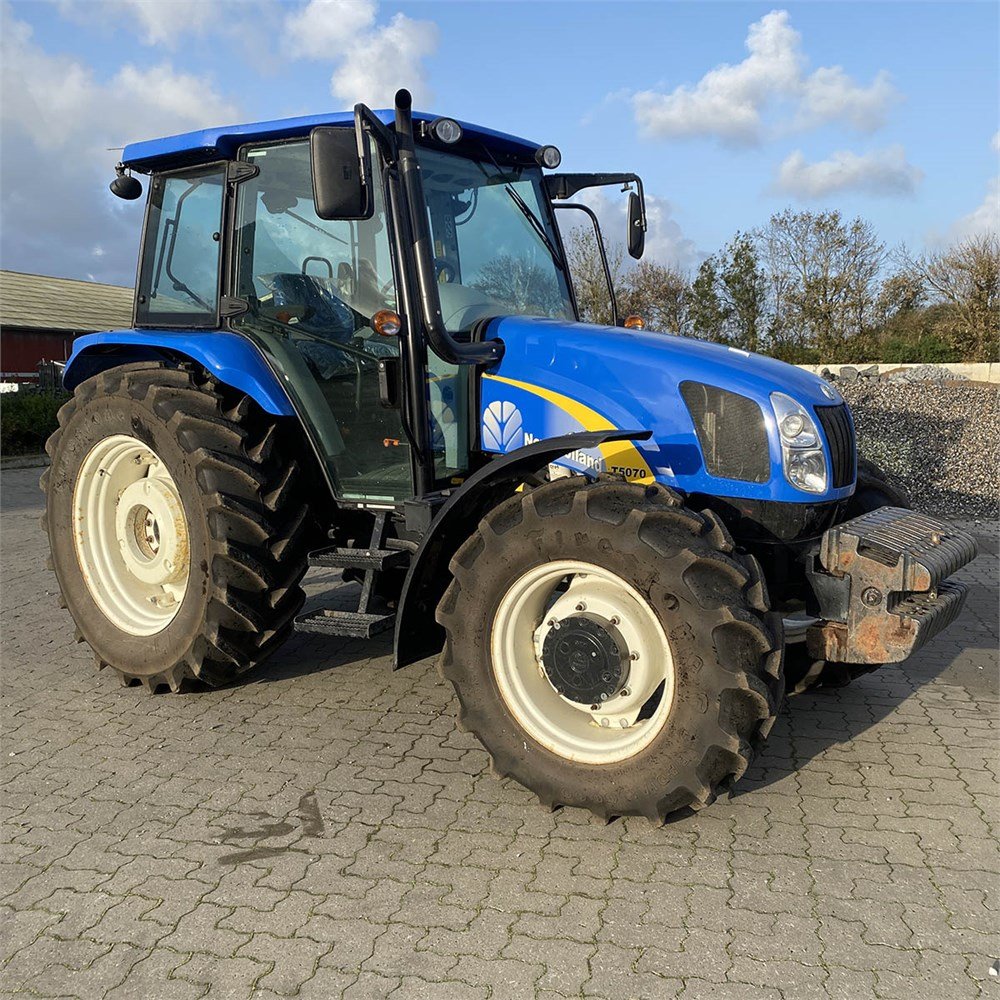 NEW HOLLAND T 5070 2 new holland t 5070 – 115 ch – 2010 – 273 h