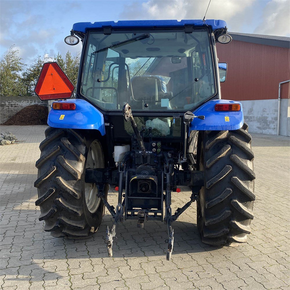 NEW HOLLAND T 5070 3 new holland t 5070 – 115 ch – 2010 – 273 h