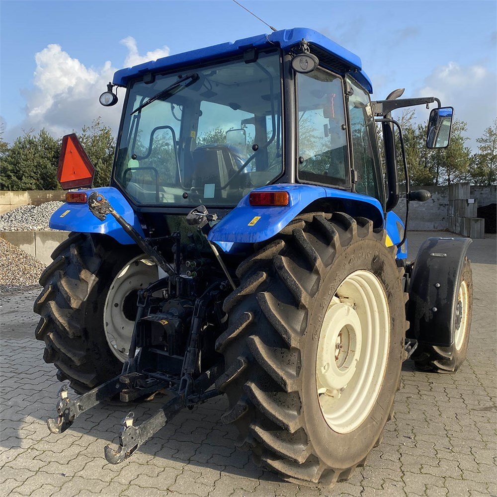 NEW HOLLAND T 5070 5 new holland t 5070 – 115 ch – 2010 – 273 h
