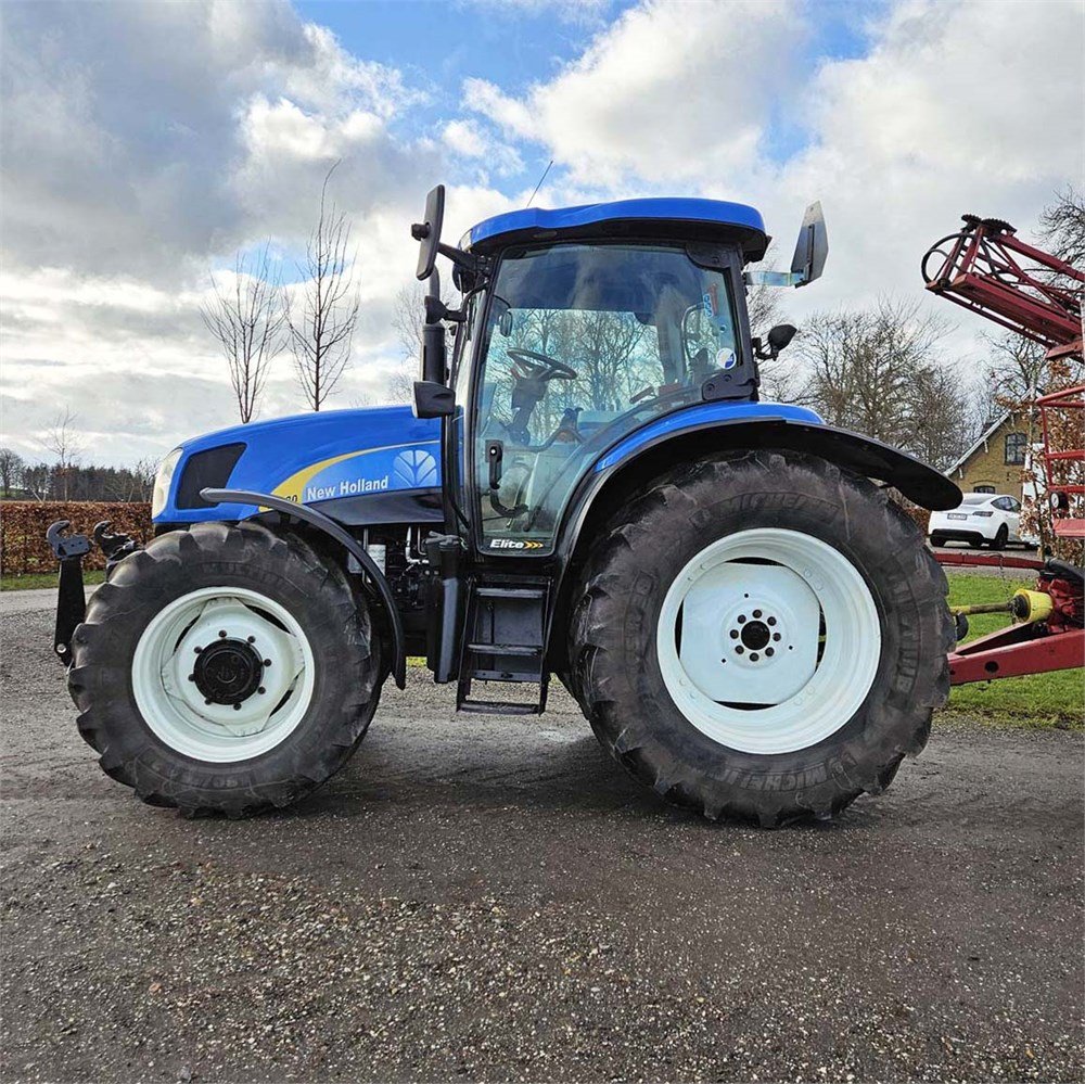 NEW HOLLAND T6020 2 new holland t6020 – 112 ch – 2010 – 2612 h